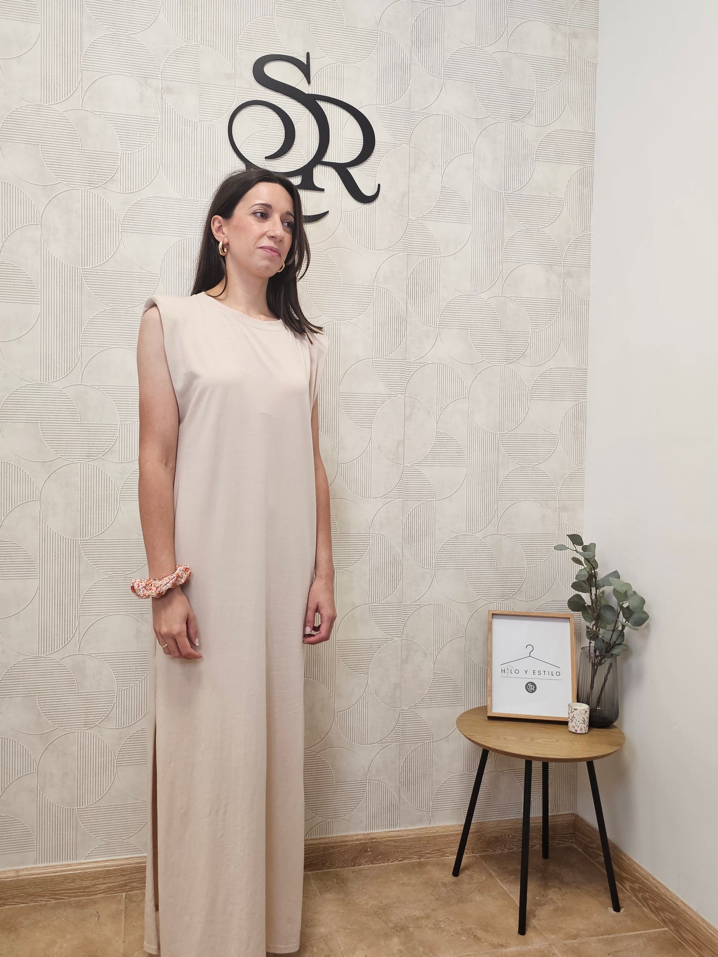 VESTIDO HOMBRERAS BEIGE