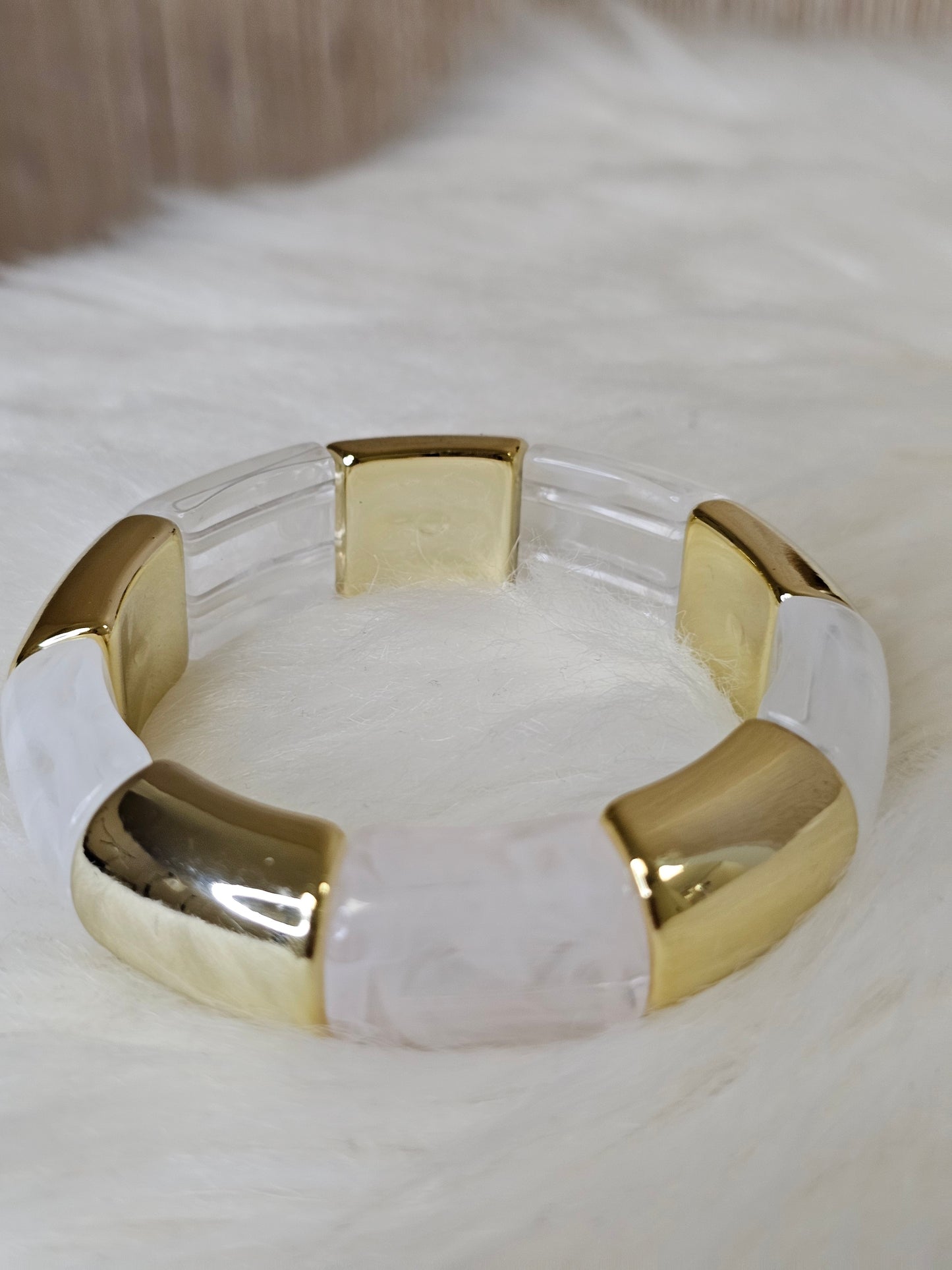 BRAZALETE BLANCO Y DORADO