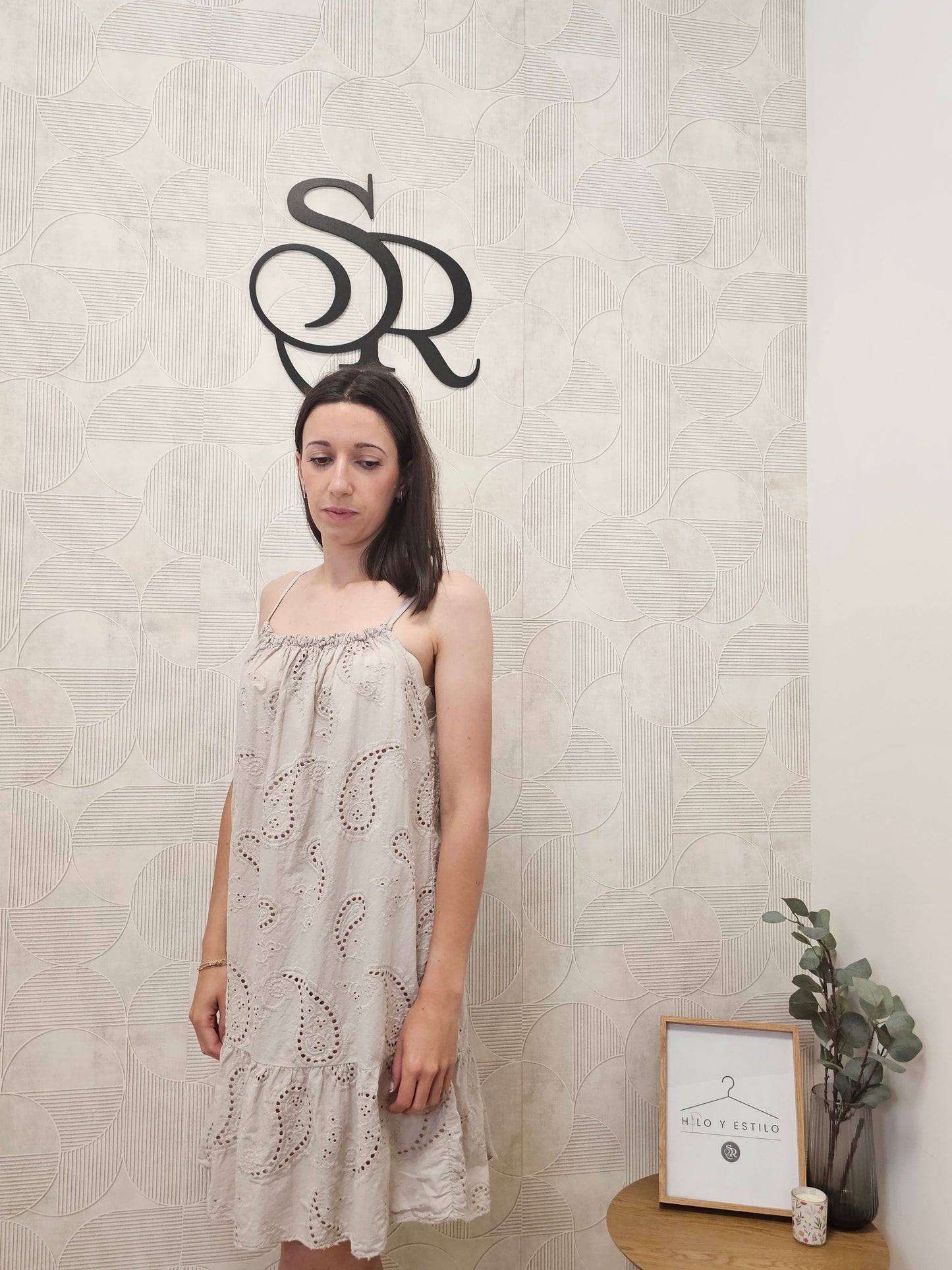 VESTIDO CALADOS TOSTADO