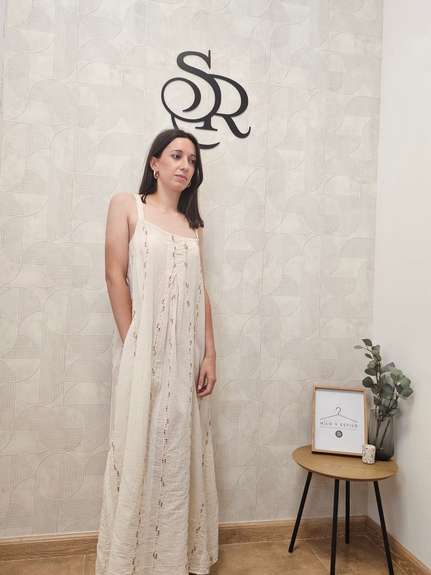 VESTIDO HILO BORDADO