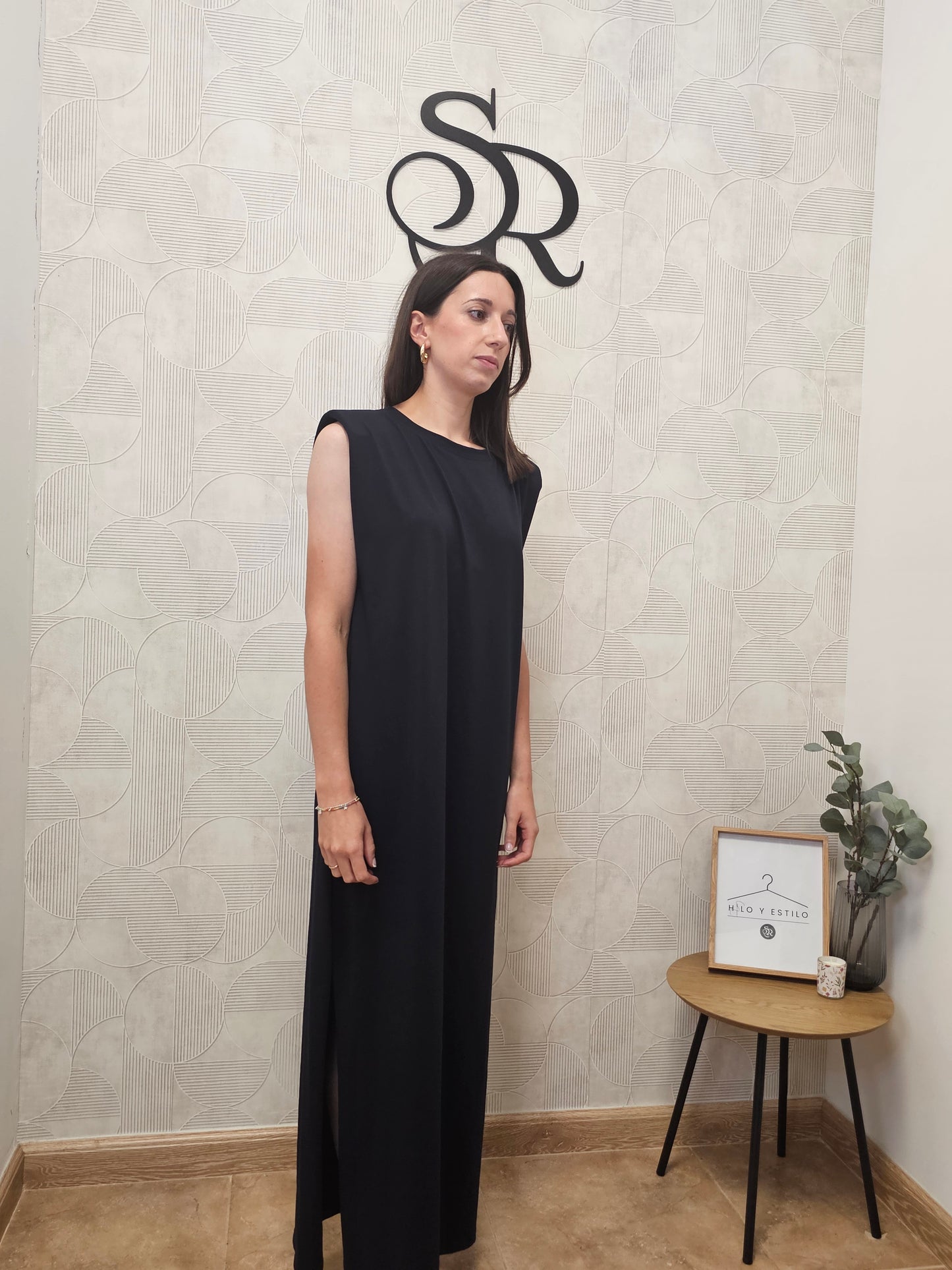 VESTIDO HOMBRERAS NEGRO